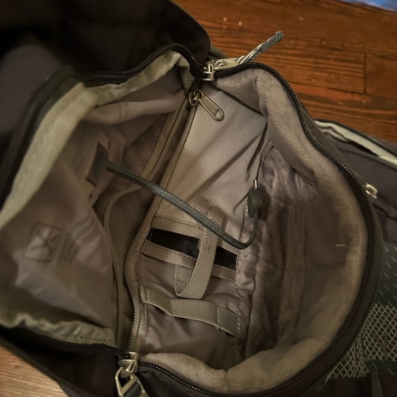 XACTLY Oxygen 35 Backpack - Picture 4 of 6